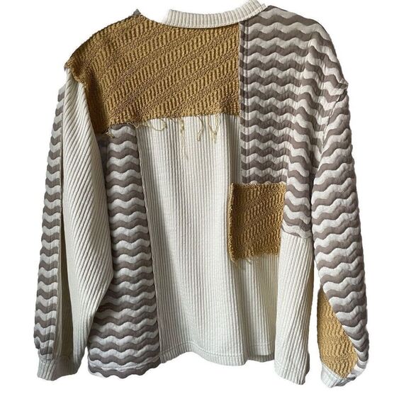 POL OVERSIZED Ribbed Knit and Quilted Top in Cream Multi Size Small - Picture 8 of 8